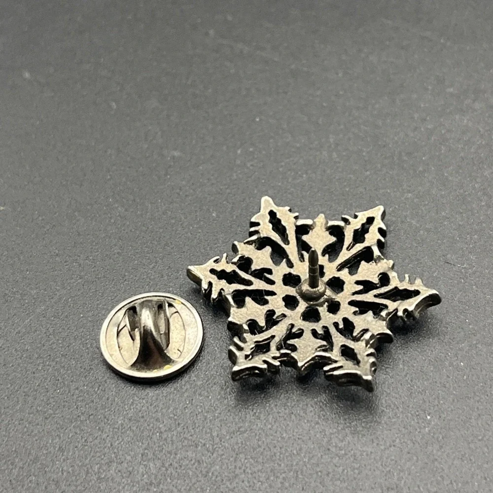 Snowflake Winter Silver Tone Lapel Hat‎ Pin